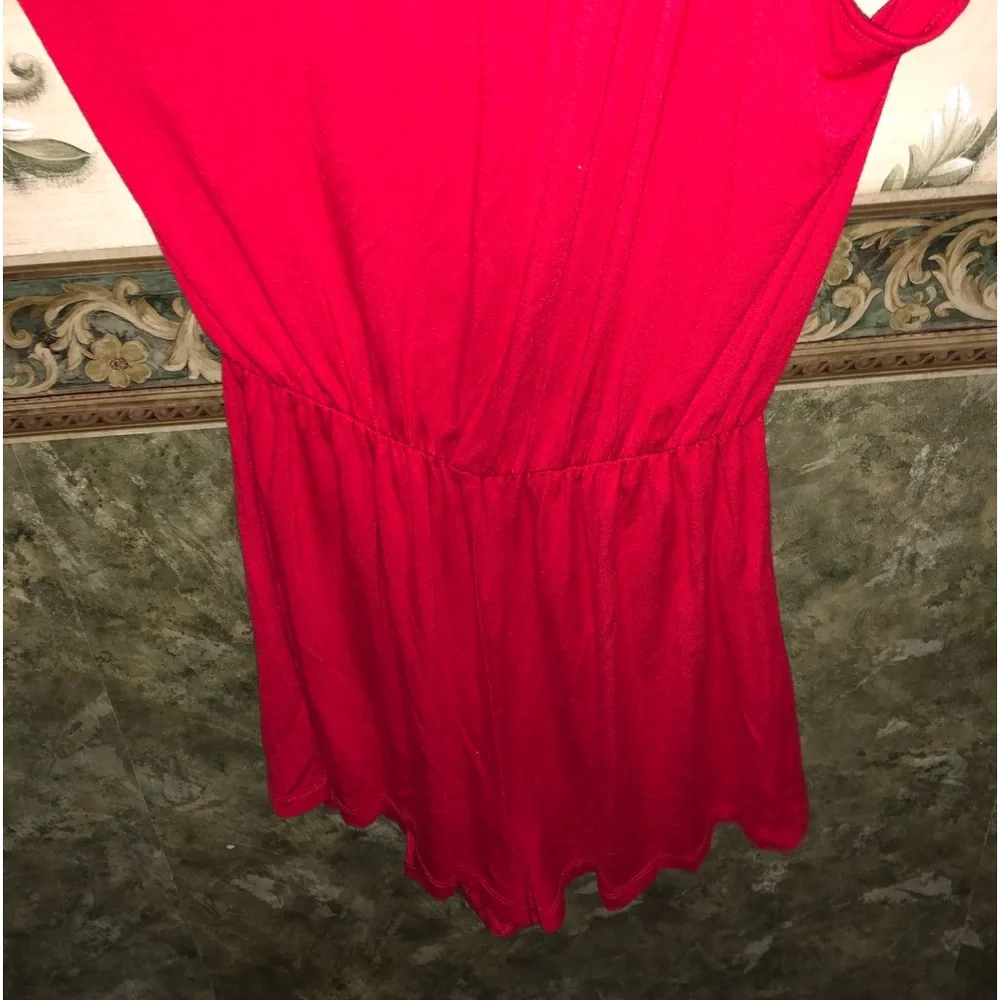 Bright red romper! - Picture 3 of 4